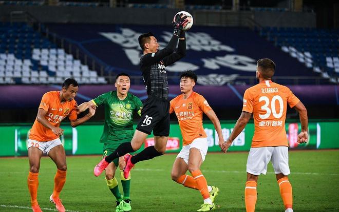 库珀·弗拉格进攻不稳定，投篮准度不足，体能和三分球需提升。