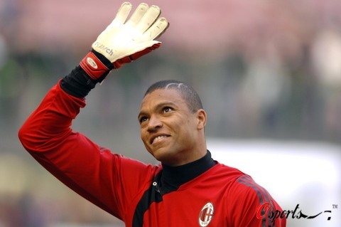 意甲半场：科内破门，巴特萨吉追平，米兰暂1-1萨索洛（意甲半场战报：科内先开纪录，巴特萨吉扳平，米兰与萨索洛暂1-1）