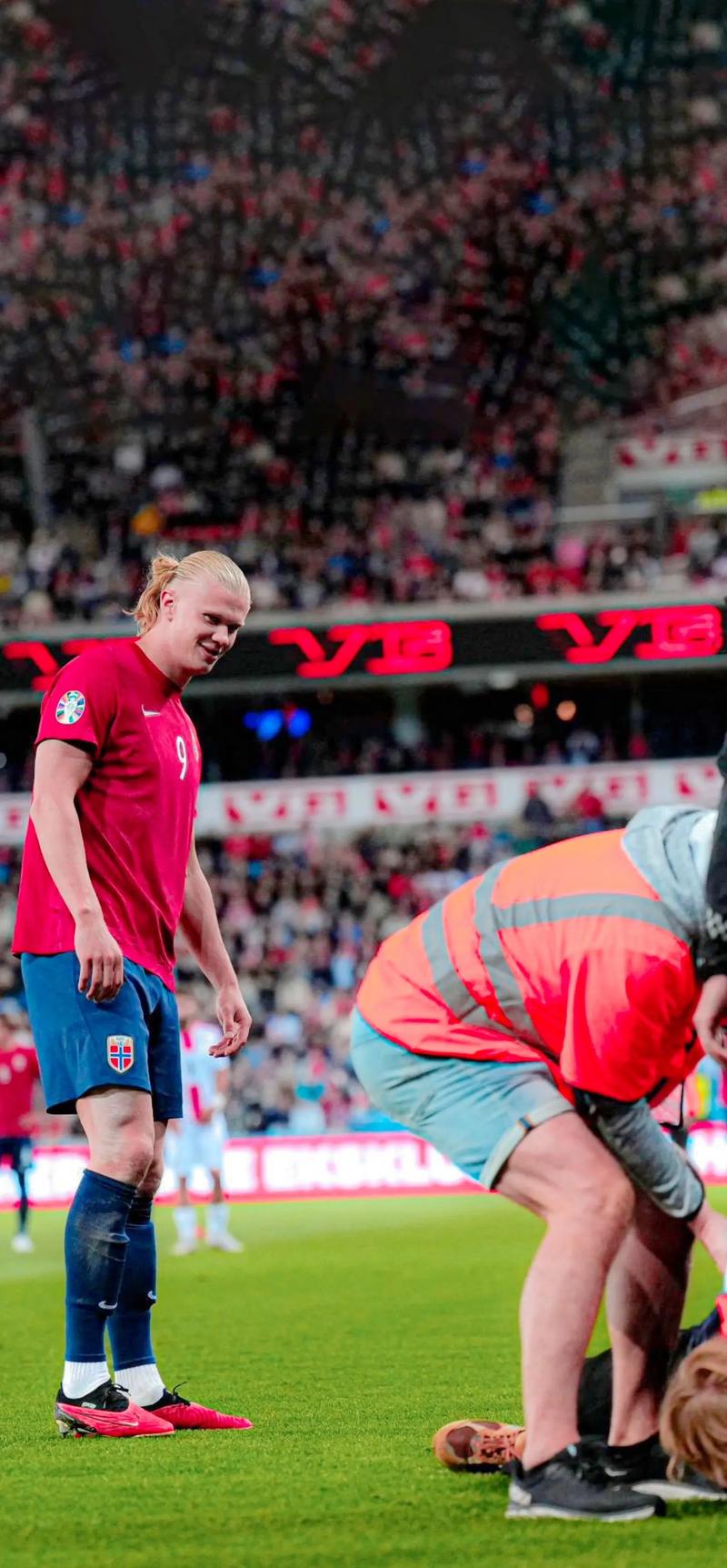 补时进球！吕特绝境救主，英超劲旅绝平，领先曼联1分