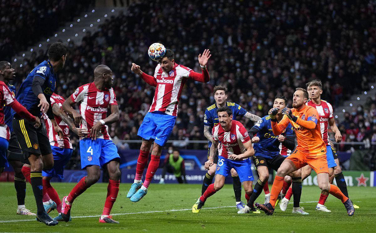 巴萨欧冠大名单：特狮回归，莱万、亚马尔、拉菲尼亚领衔锋线（巴萨欧冠名单出炉：特尔施特根复出，莱万、亚马尔、拉菲尼亚坐镇锋线）