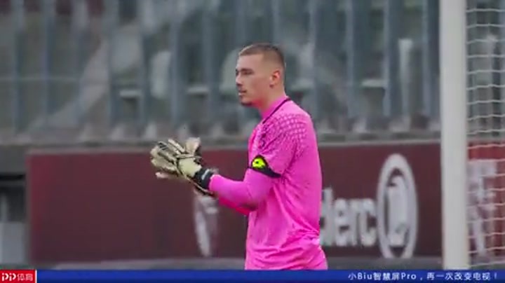 英超半场：两队合计零射正，琼斯远射中框，利兹联0-0利物浦（英超半场战报：利兹联0-0利物浦，双方零射正，琼斯远射中柱）