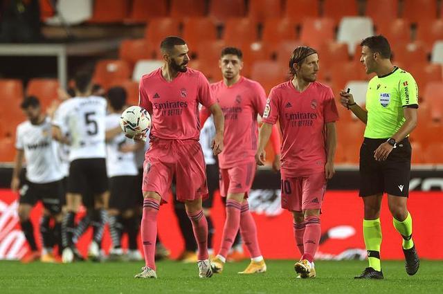 时隔45天重返赛场，内马尔替补出战20分钟助桑托斯收获一分